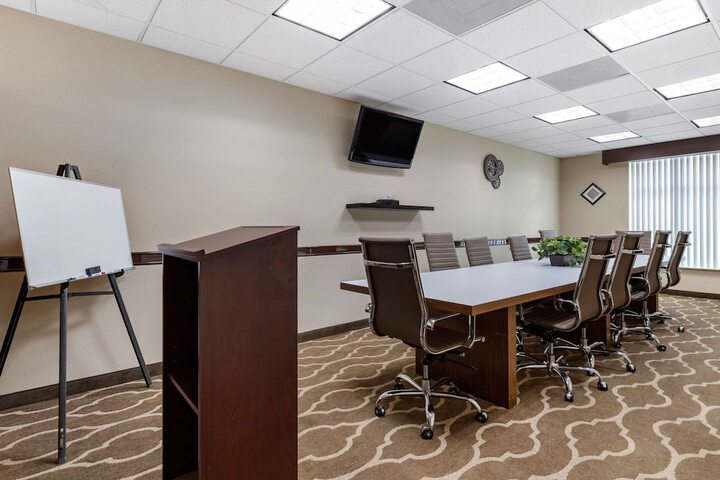 Comfort Inn & Suites Lakeside