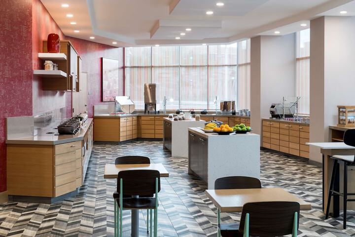 Breakfast/Coffee Service 45 of 60