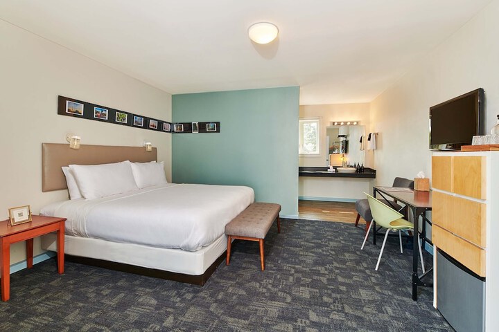 Room 26 of 63