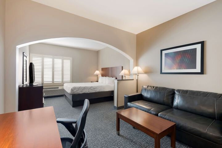 Room 21 of 38