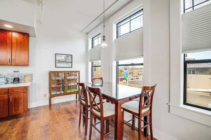 Modern Blaine Condo Rental 1 Mi to Boat Harbor!
