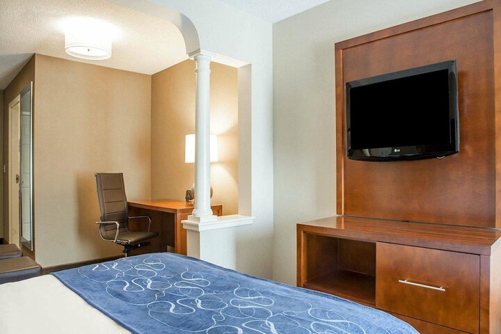 Comfort Suites West Warwick - Providence