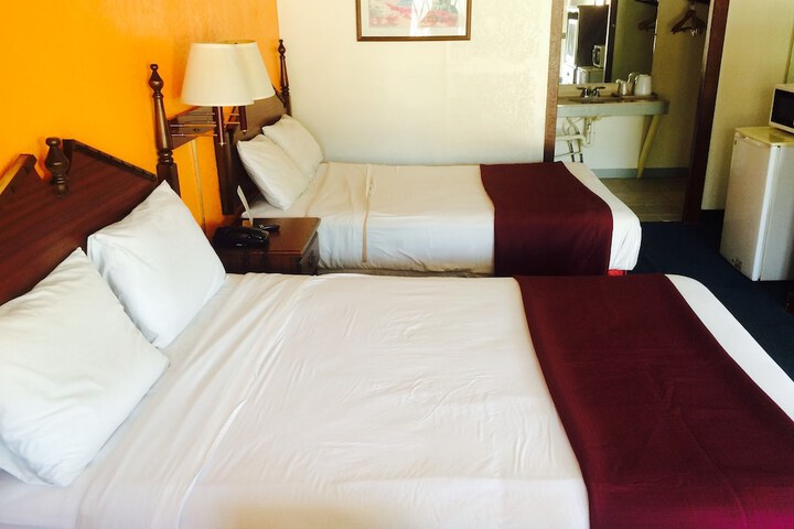 Room 15 of 15