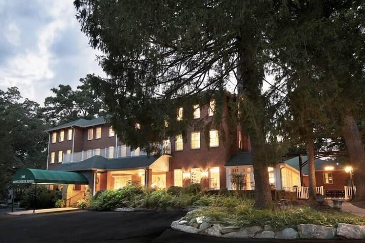 The Monte Vista Hotel