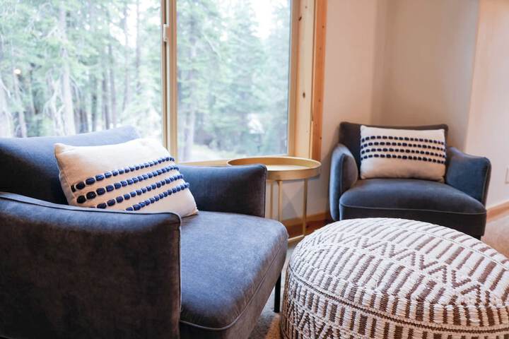Modern Lake Tahoe Retreat Ski and Swim