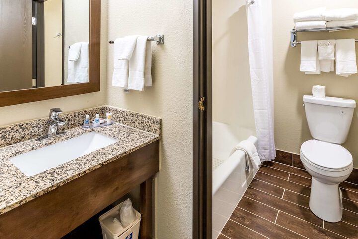 Comfort Inn Waukesha - Milwaukee West