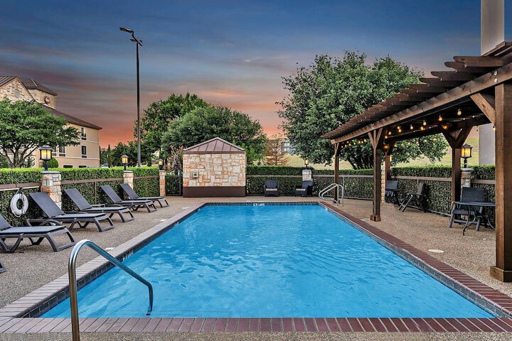 Pool 3 of 35