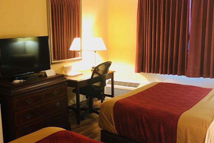 Room 15 of 26