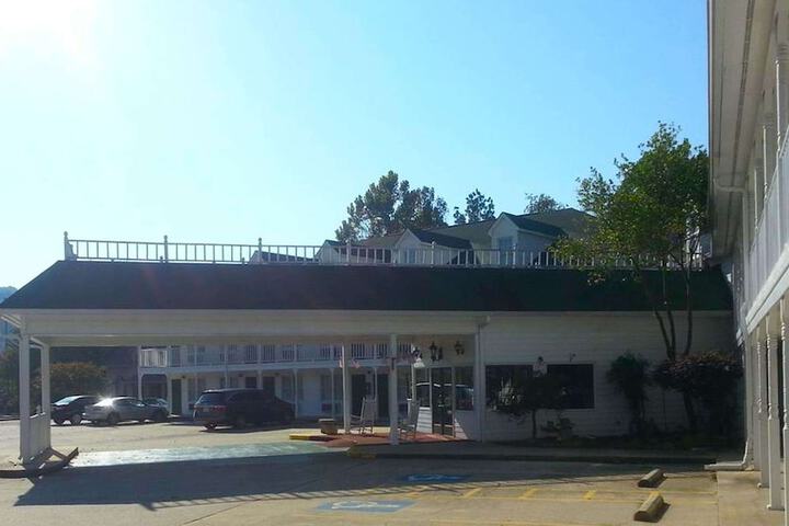Hotel 5 of 33