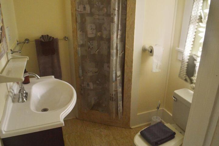Banyan Tree B & B Retreat