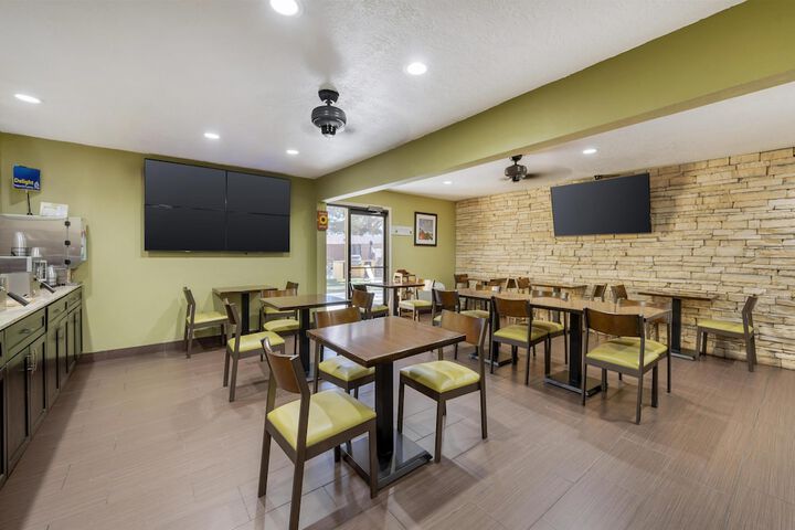 Best Western Airport Albuquerque InnSuites Hotel & Suites