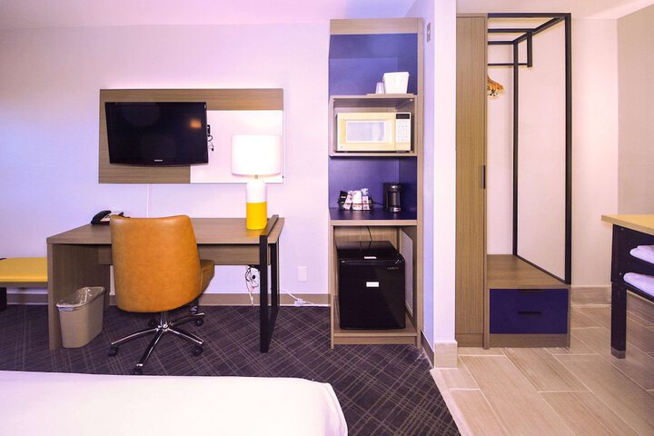 Room 16 of 23