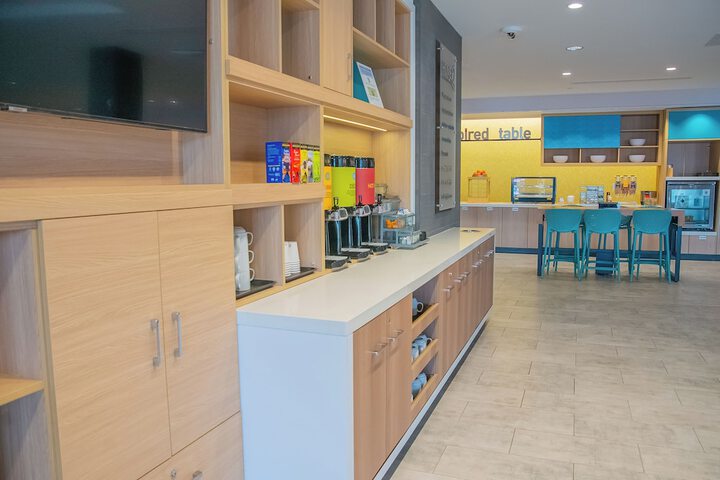 Breakfast/Coffee Service 40 of 48