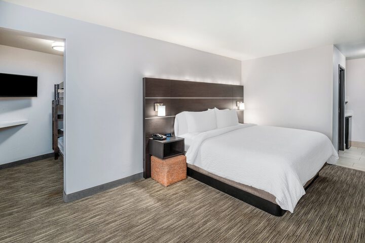 Room 33 of 79