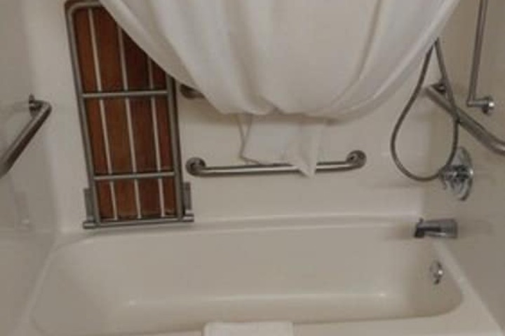 Country Inn & Suites by Radisson Waterloo, IA