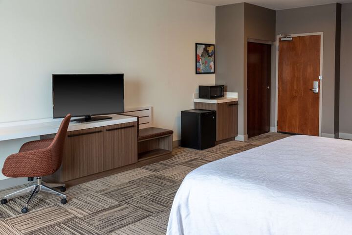 Room 43 of 66