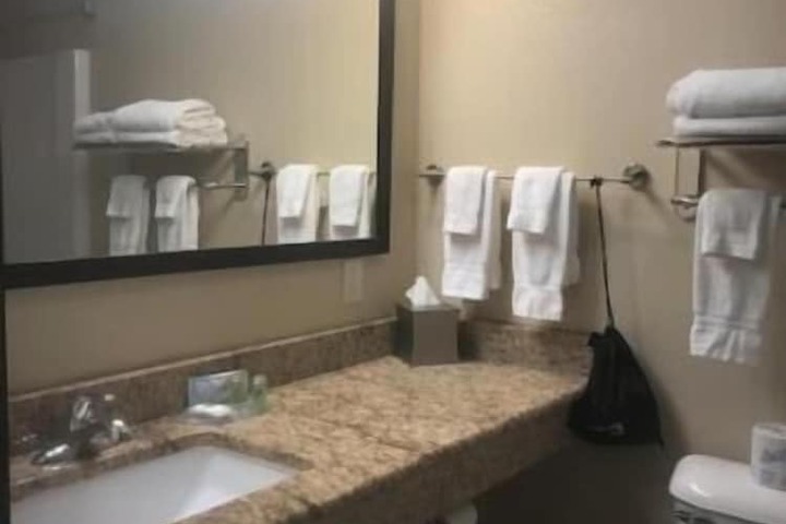 Room 42 of 59