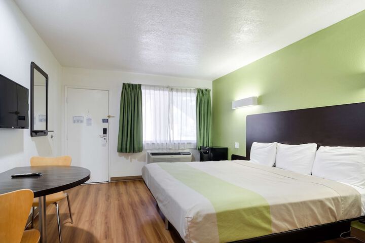 Room 12 of 30