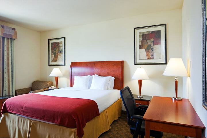 Room 18 of 32