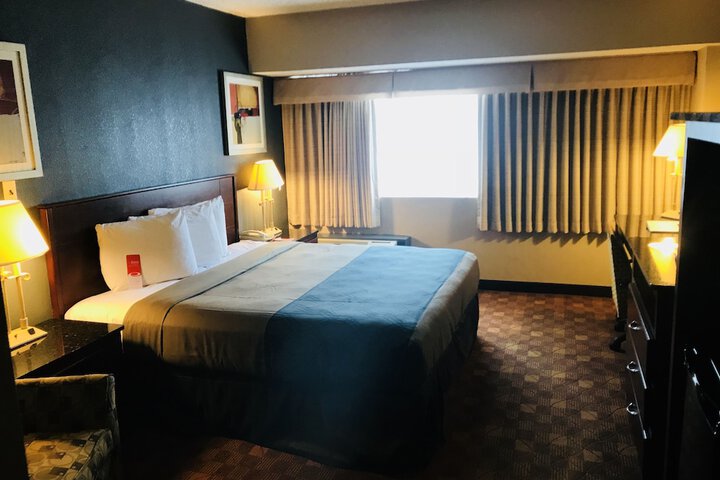 Room 25 of 40