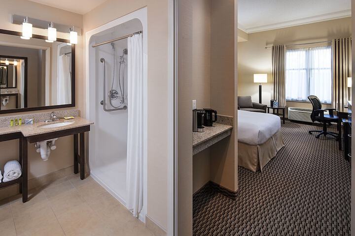 Room 18 of 60