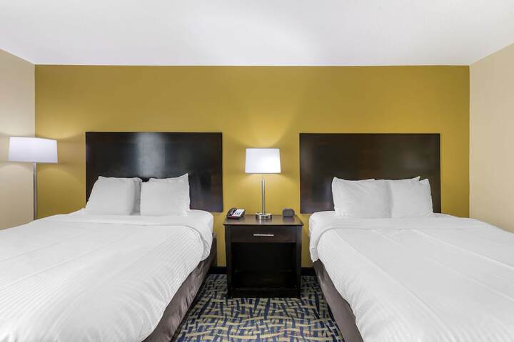 Room 32 of 40