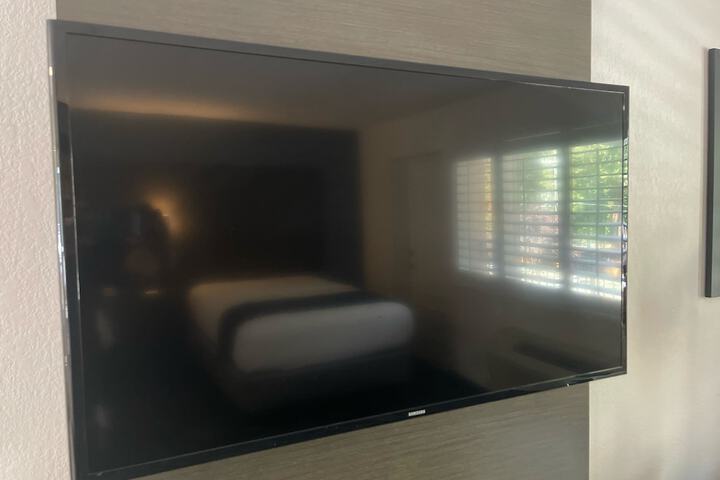 Room 37 of 99
