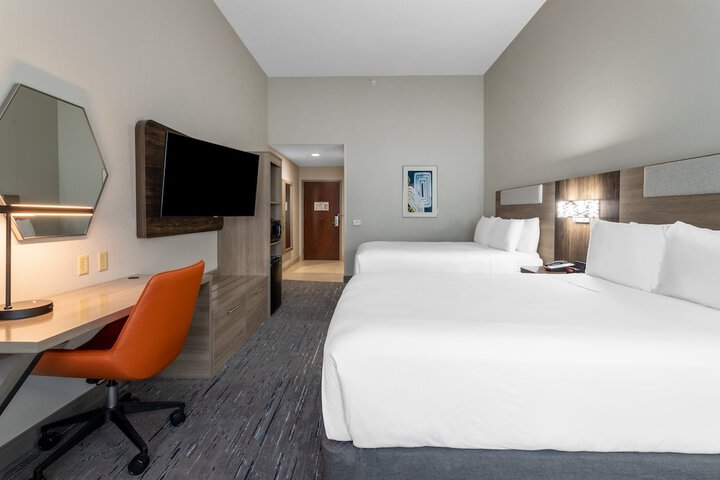 Room 18 of 38
