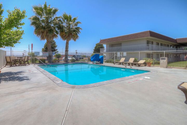 Pool 13 of 39