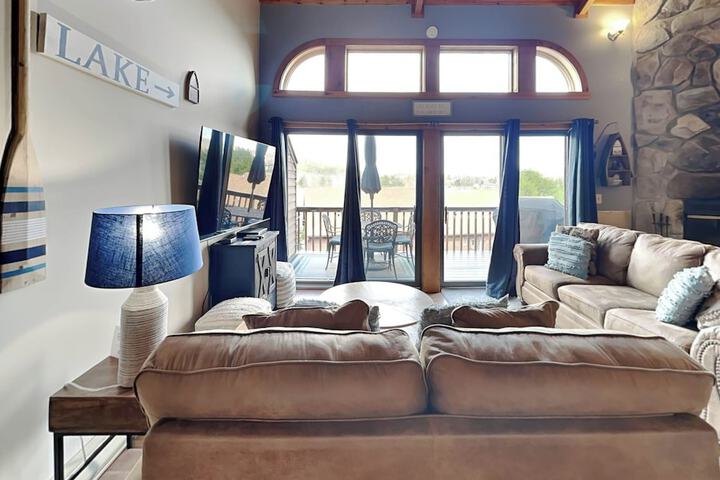 Sunplace 30 by Taylor Made Deep Creek