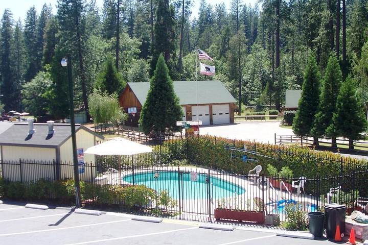 Pool 5 of 37