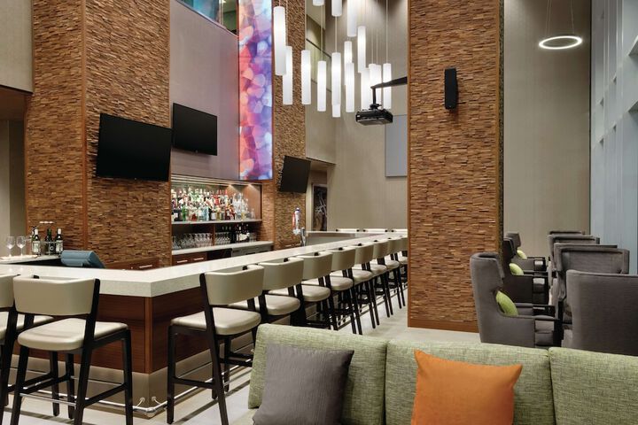 Hilton Garden Inn Calgary Downtown