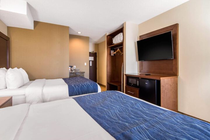 Comfort Inn & Suites Medicine Hat