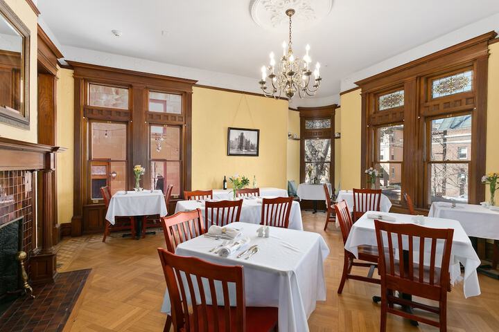 Dining 98 of 102