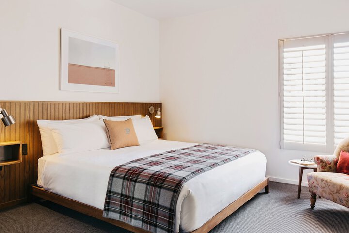Room 25 of 41