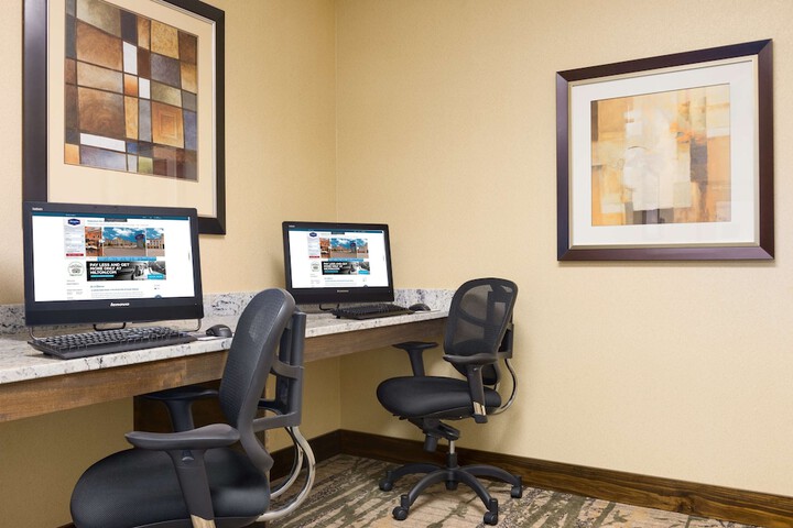 Business Center 26 of 26