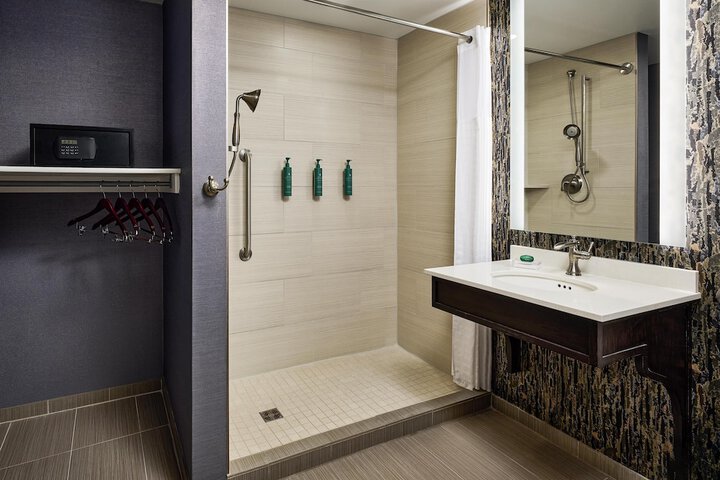 Hotel Alex Johnson Rapid City Curio Collection by Hilton