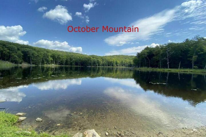 2 Bed Berkshire Apt minutes to Jiminy Peak Ski