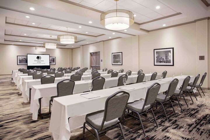 DoubleTree by Hilton Chicago Midway Airport