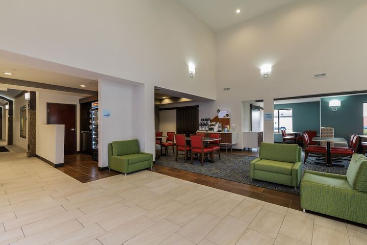 Hotel 2 of 97