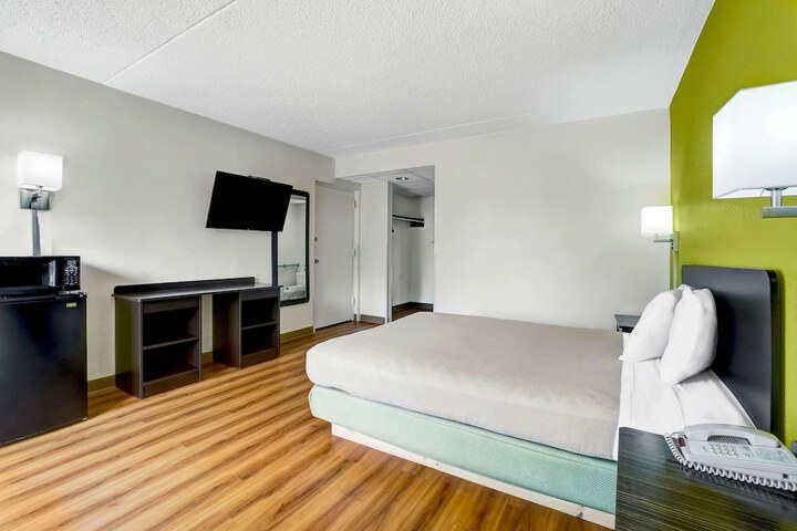 Room 15 of 30