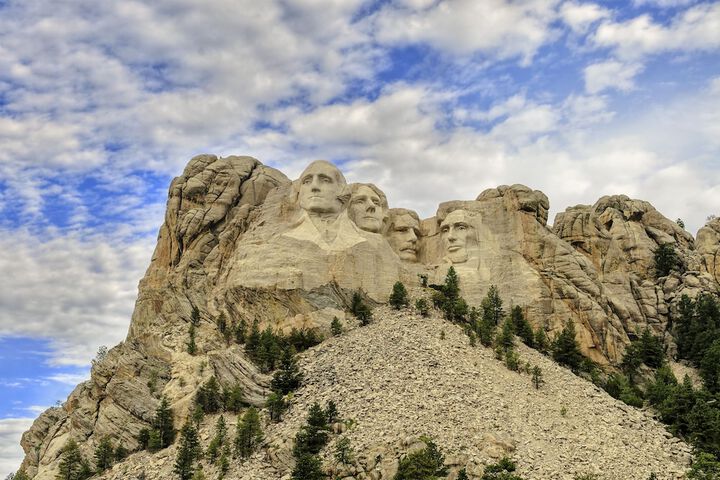 Holiday Inn Express & Suites Rapid City - Rushmore South by IHG