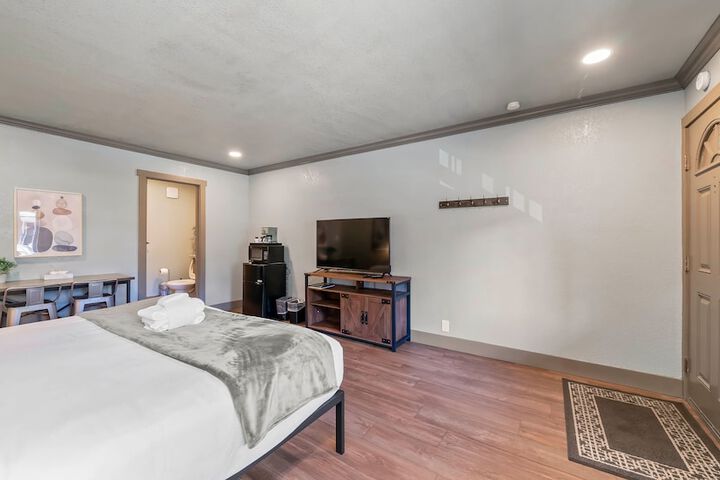 Room 20 of 35