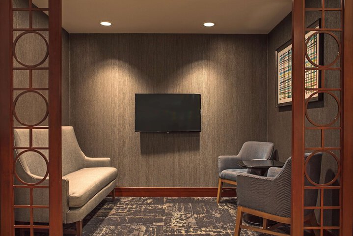 Lounge 20 of 21
