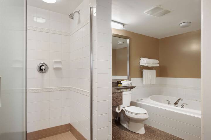 Room 12 of 27