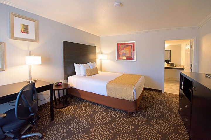 Room 48 of 61