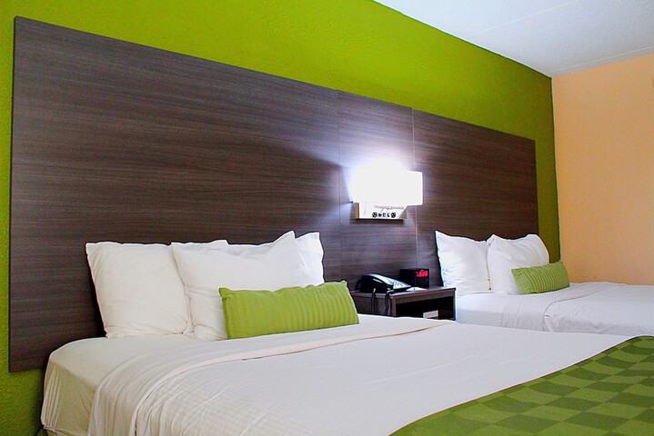 Room 16 of 28