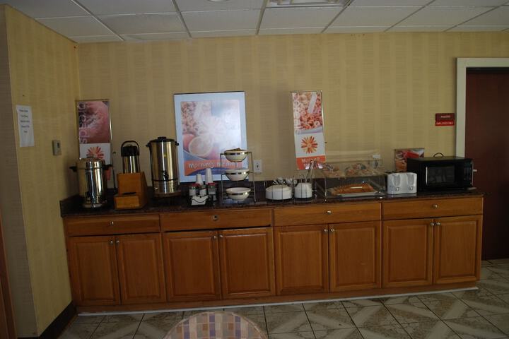 Breakfast/Coffee Service 44 of 50