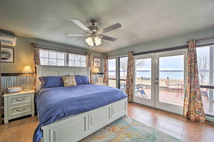 Private Beach: Waterfront Disney Getaway!