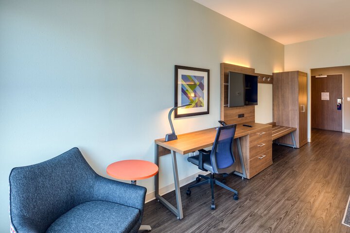 Room 82 of 119
